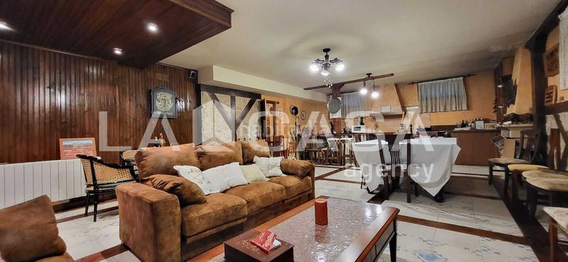 Foto 4eea38e9-4a7d-4499-91a9-ed23debc7bcb. House with heating parking pool in El Berrocal Valladolid