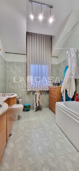 Foto 5a0c1cfc-df6e-469f-9fde-01ca2135891f. Maison avec chauffage parking piscine dans El Berrocal Valladolid