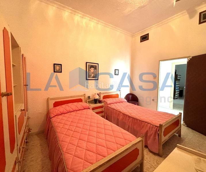 Foto 07ad1ac6-2628-4273-bb63-2463692992c6. House with parking in San Carlos - San José Sevilla