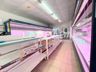 Locale commerciale in La Salut
