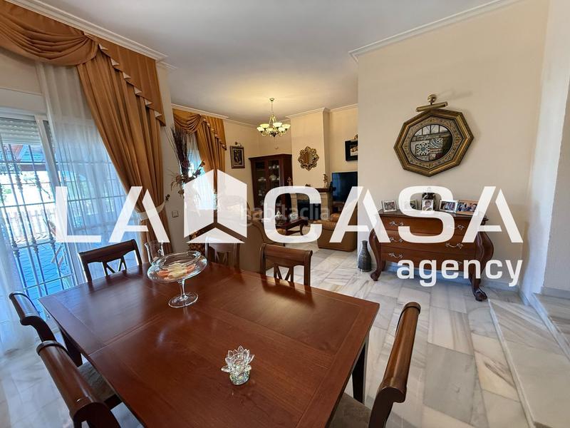 Foto cd053fc9-0be8-49cf-8d7f-48e4ff0cc997. Chalet dans cerros de Montequinto Montequinto