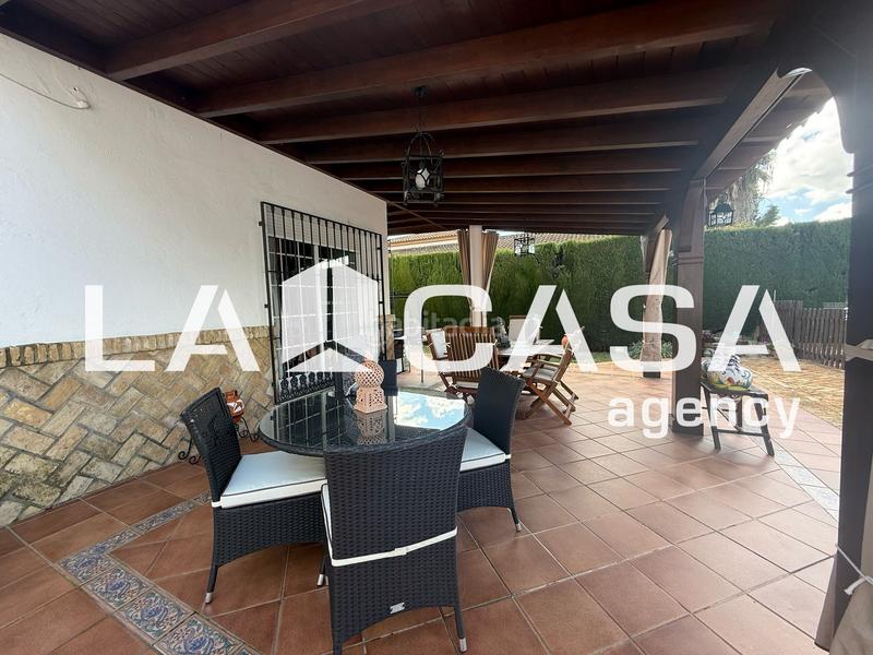 Foto c0883a4c-834f-464b-90e0-3f652a39e899. Chalet in cerros de Montequinto Montequinto