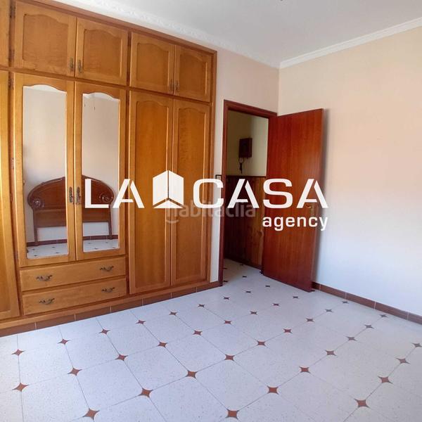 Foto 96a89ea9-17e7-4443-bf09-46e12fd039e6. Casa amb aparcament a El Rinconcillo Algeciras