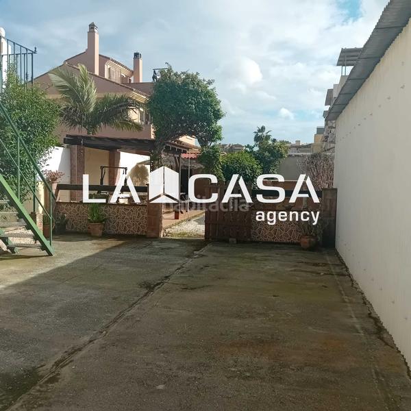 Foto d9b22ca3-4b39-4fc2-9541-5dffc3358b21. Casa amb aparcament a El Rinconcillo Algeciras