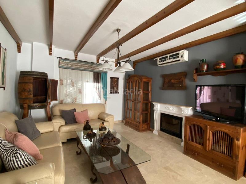 Foto 9a9e5f6a-2986-40da-9cd4-bd6fc29ece8c. Chalet avec piscine dans Olivar de Quintos Montequinto