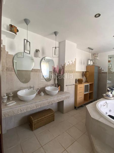 Foto c072af6f-dbe5-4198-b557-36e7adee0831. Chalet avec piscine dans Olivar de Quintos Montequinto