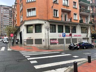 Local Comercial a Sabino Arana-Jesuitas