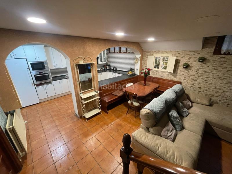 Foto f62b9a34-2e8b-4776-bafc-a9a9d98e0839. Casa adossada amb calefacció a Galdakao