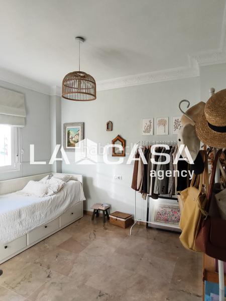 Foto e75b2e98-56e0-468b-b836-2803ff4b586b. Casa aparellada amb piscina a Condequinto Montequinto