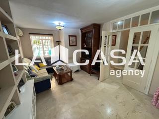 Casa adossada a Avenida de Europa
