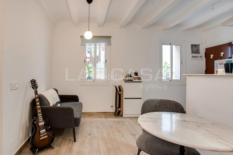 Foto 30ed2485-3cd3-40de-9488-14f61d660204. Piso en Raval Barcelona