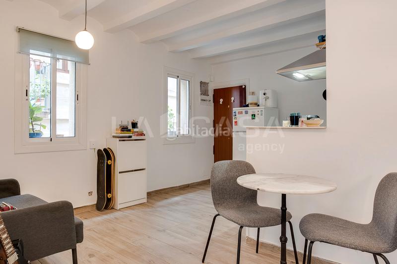 Foto 569539bd-04c7-4ae1-9486-a46de7587ef1. Piso en Raval Barcelona