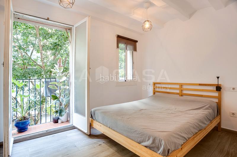 Foto 63d88928-1aa2-4fb9-bc3a-a320842dd2dc. Piso en Raval Barcelona