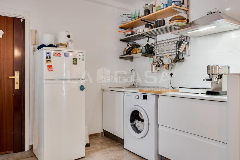 Foto b8309a93-ab92-437d-973b-9f57c9018fa9. Piso en Raval Barcelona