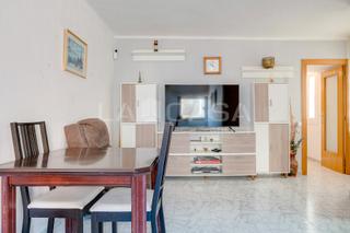 Flat in Pubilla Cases