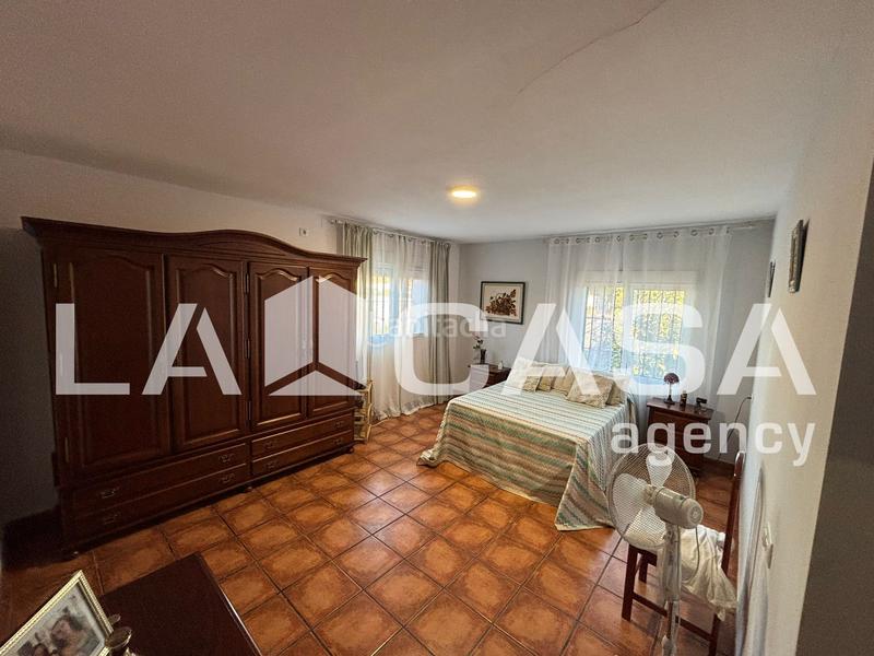 Foto 39ba65f3-ad24-4cbd-b164-940829947ec5. Chalet en Entrenúcleos Dos Hermanas