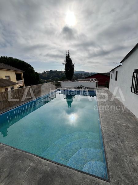 Foto 5c952008-705f-4fdc-a65c-5c17793d73c6. Casa con riscaldamento parcheggio piscina in Residencial Park Maçanet de la Selva
