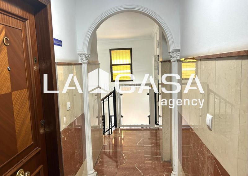 Foto b6dd9ae1-eeda-4765-b7c3-59a5f46dbee8. Piso en San Carlos - San José Sevilla