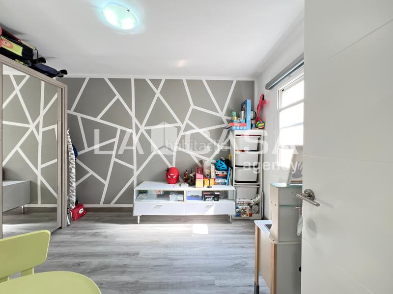 Foto 951d3327-6f05-407c-9153-cced9edf9ec7. Attico con riscaldamento in Roquetes Barcelona