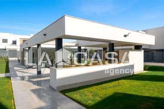 Casa adossada a Entrenúcleos
