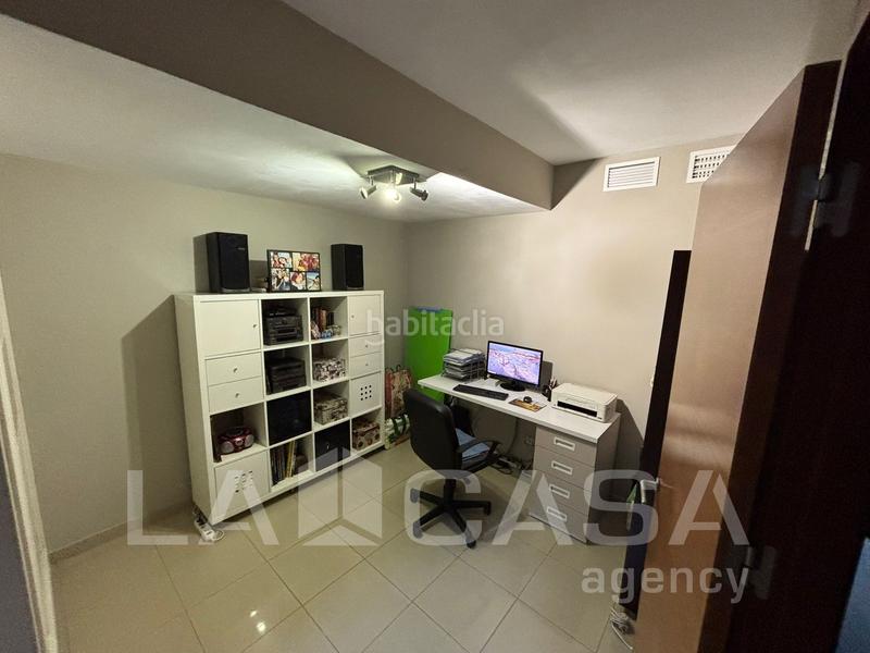 Foto 3a0e5e10-e66c-411e-9d7d-bb8c19639bcf. Duplex avec parking piscine dans Centro Alcalá de Guadaira