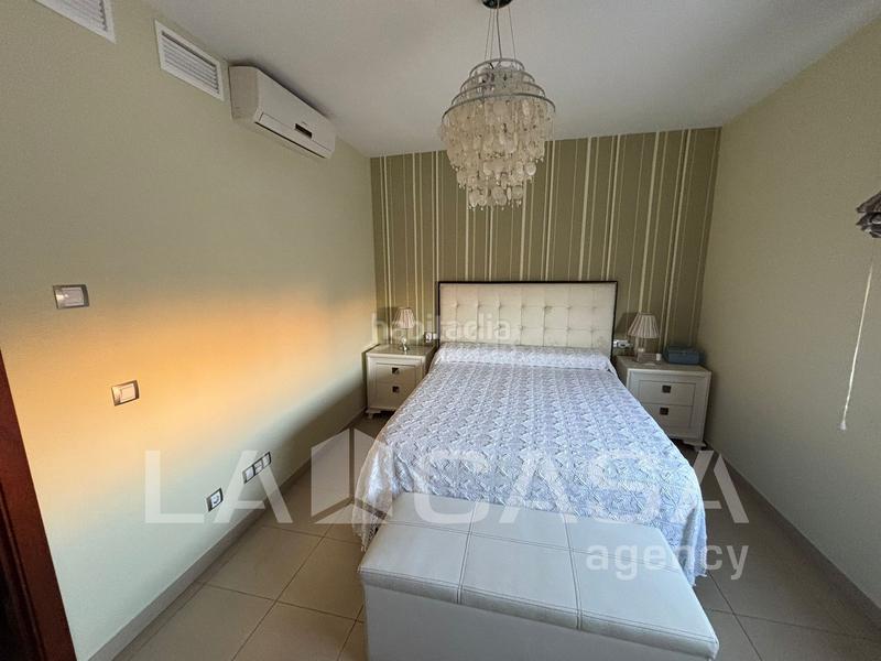 Foto 48b8b3fa-83f6-4e59-9f54-a30aff117eb8. Duplex avec parking piscine dans Centro Alcalá de Guadaira