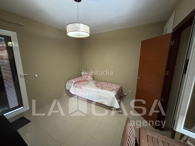 Foto 9ff7c8c8-dee4-42ac-b7d9-a92f035d49b5. Duplex avec parking piscine dans Centro Alcalá de Guadaira