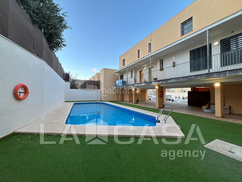 Foto 0917eb51-b414-4e88-aeab-2ed999821991. Duplex with parking pool in Centro Alcalá de Guadaira