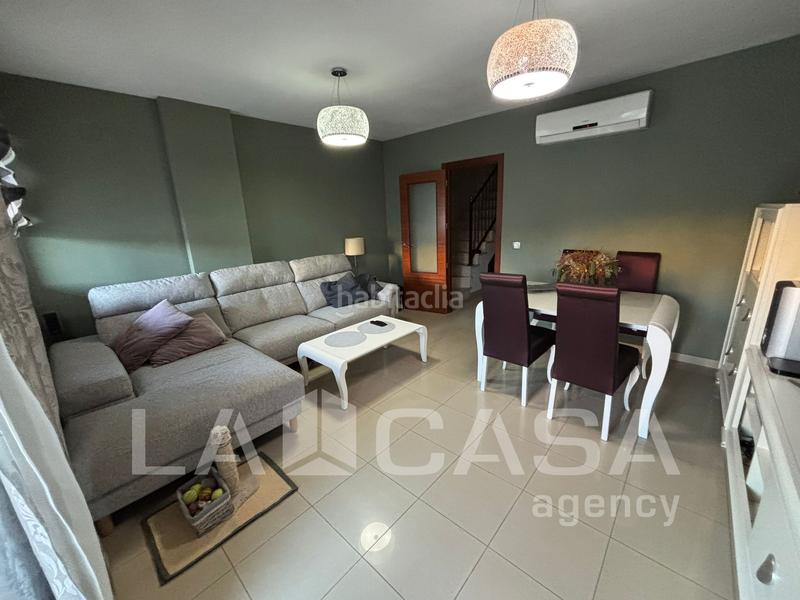 Foto b9c49077-113e-4755-94ef-df9c325a45bf. Duplex with parking pool in Centro Alcalá de Guadaira