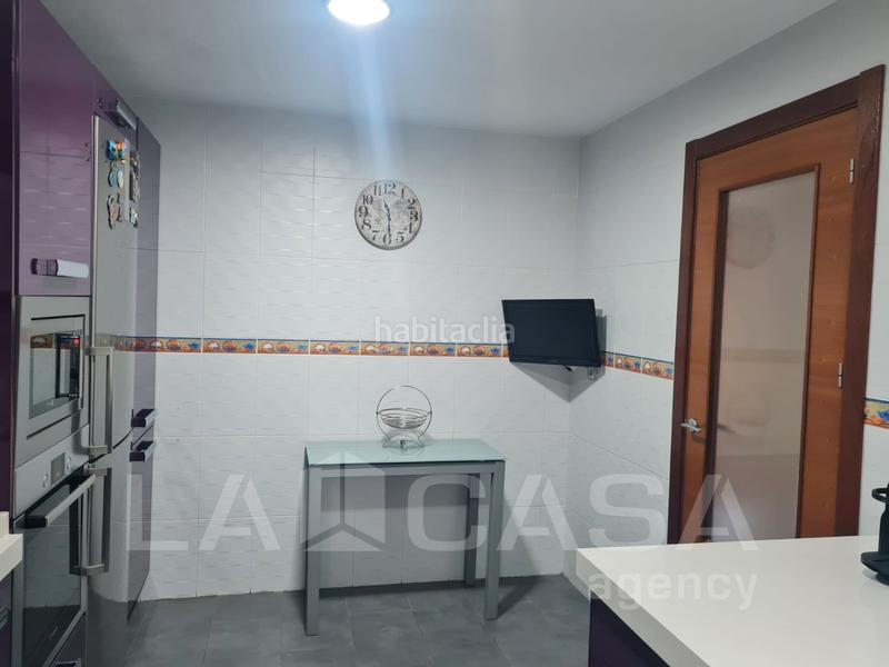 Foto df5b6846-6331-4322-8ccb-1ff8fe5c2b47. Duplex with parking pool in Centro Alcalá de Guadaira
