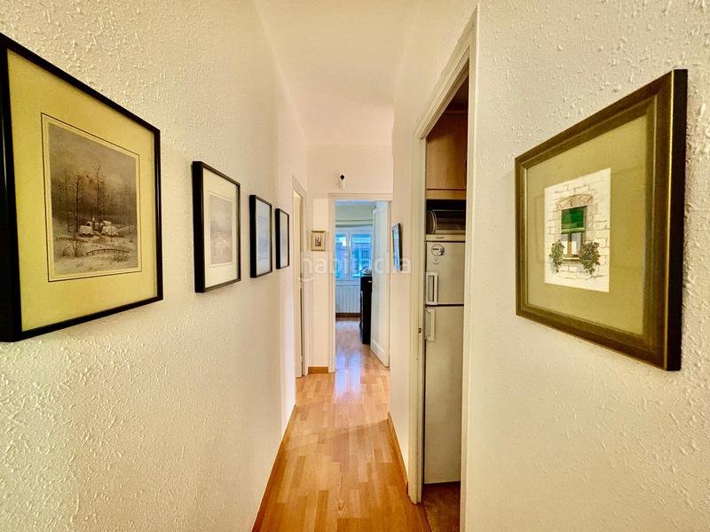 Foto b058b53c-a091-4f35-892f-8a77e5468232. Etagenwohnung in Sants Barcelona