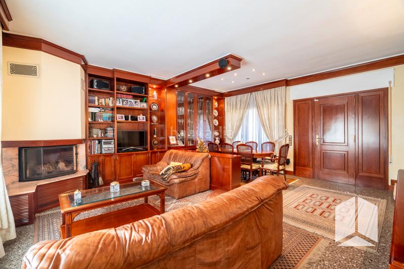 Foto c08cc6e5-4541-42ad-851e-a5ec61113588. Chalet mit heizung parking pool in Les Botigues Castelldefels