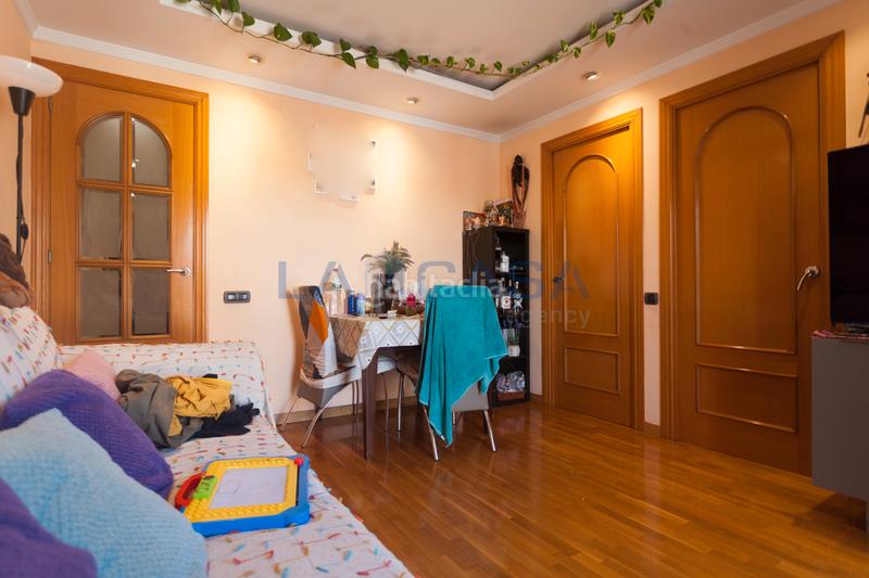 Foto bcafd7d4-ff4f-4044-9e80-39ca93ea1cb5. Etagenwohnung in La Florida Hospitalet de Llobregat (L´)