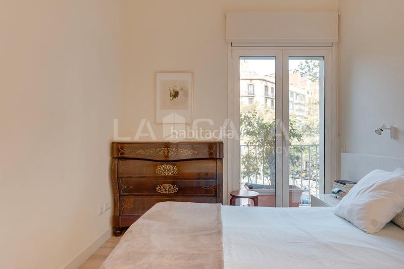 Foto 2e13022e-23d9-46e1-a934-2984938aff96. Piso en Sant Antoni Barcelona