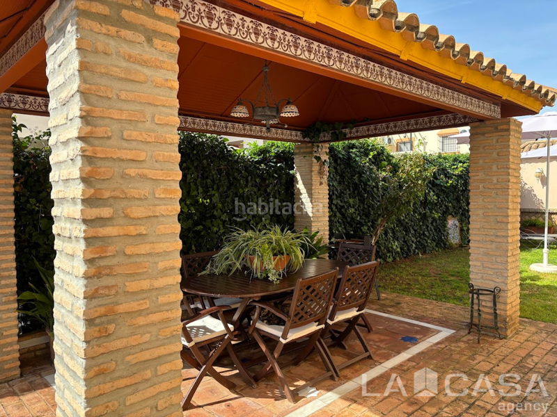 Foto 81764146-f315-4168-a65d-2a06e20d6791. Casa bifamiliare con parcheggio in Condequinto Montequinto