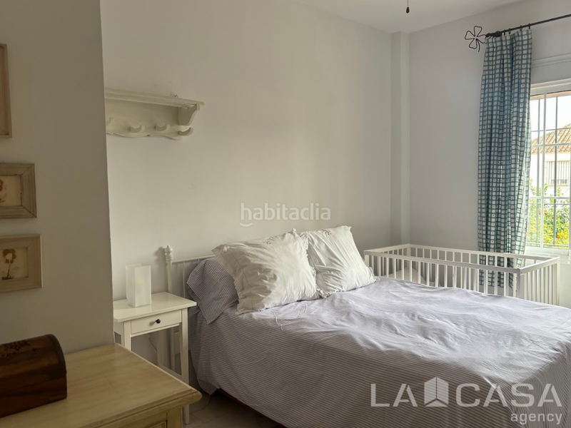 Foto 83d59e4c-7af7-470a-9699-27cafe3e40e2. Towny house with parking in Condequinto Montequinto