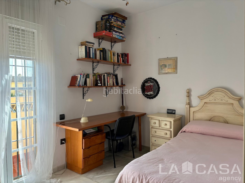Foto ac8ddd11-894e-4878-860e-df2ac930b7ed. Towny house with parking in Condequinto Montequinto