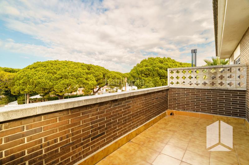 Foto aff89ece-c70b-445d-ad9c-b8b2adb626c3. Reihenhaus mit heizung parking pool in La Pineda Castelldefels