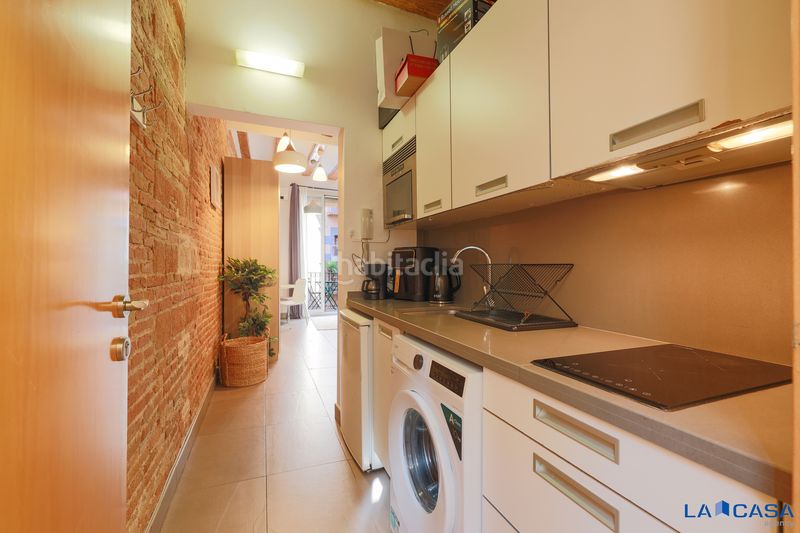 Foto 91c17358-1d26-4da6-97f6-181234ff701e. Pis a Raval Barcelona