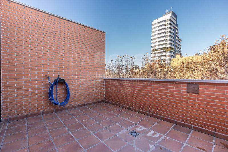 Foto 0fb9f3bf-67e9-4bb7-b603-f0682c8e8dda. Pis amb calefacció aparcament a Legazpi Madrid