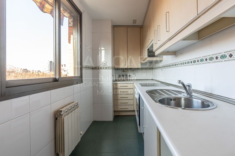 Foto 30b8ab9f-f609-47e0-a1ae-e3a3d5a389b8. Pis amb calefacció aparcament a Legazpi Madrid