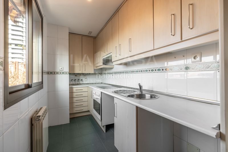 Foto a563881f-e3fc-4328-8e2e-46d0b6c03d09. Pis amb calefacció aparcament a Legazpi Madrid