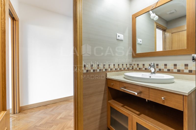 Foto dbb5654b-a989-4af1-b277-d271b17300da. Pis amb calefacció aparcament a Legazpi Madrid