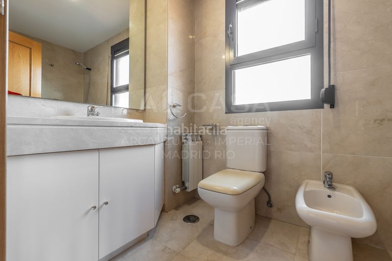 Foto e0c2e076-7f10-46ee-9f3e-00ba462e9da5. Pis amb calefacció aparcament a Legazpi Madrid