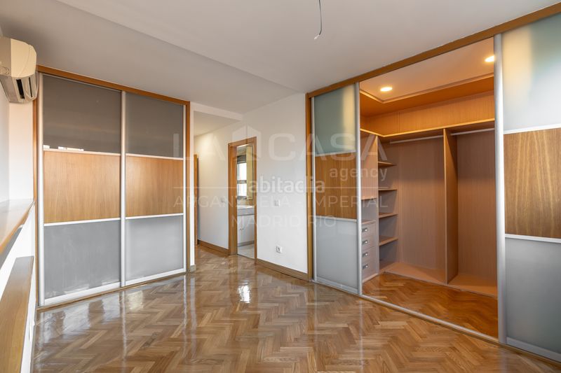 Foto e7c3b4c2-a619-4fbc-ae33-b6f31ad3d149. Pis amb calefacció aparcament a Legazpi Madrid