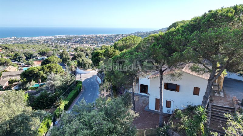 Foto c35407d1-742a-449c-8b6f-4f15ca1aeee9. Xalet amb calefacció aparcament piscina a Cabrils