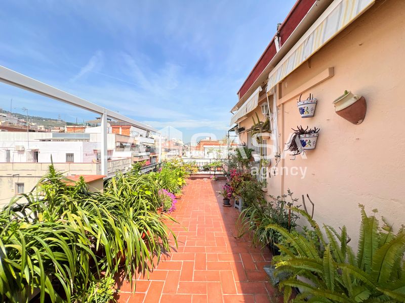 Foto 099b0711-2b16-4d6c-897c-172f7cf42175. Àtic amb calefacció a Prosperitat Barcelona