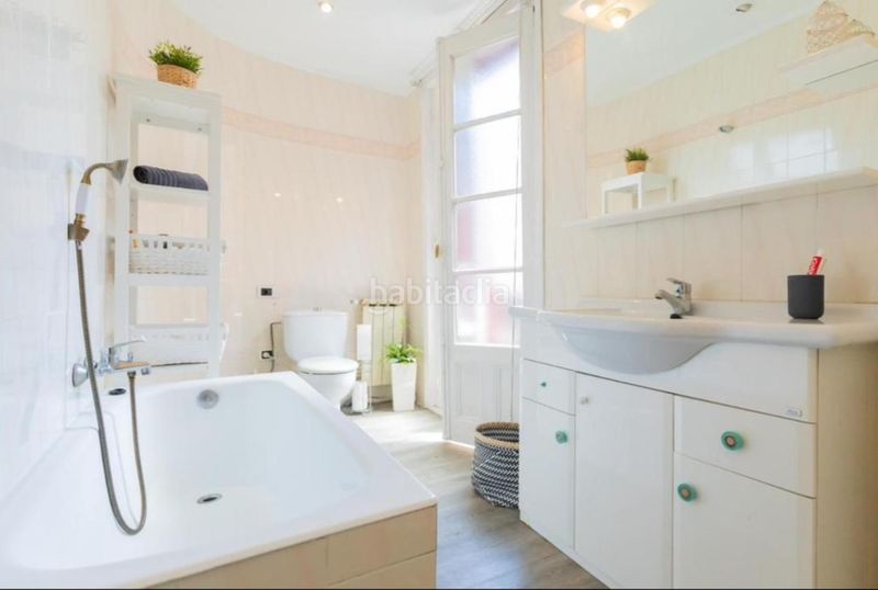 Foto 1534b46b-feab-43f8-88d4-169ed9abc053. Piso en Casco Viejo Bilbao