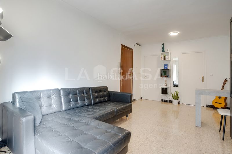 Foto b68a58b8-00ed-4a16-9c44-ec6fcfc0996f. Pis a Sant Martí de Provençals Barcelona