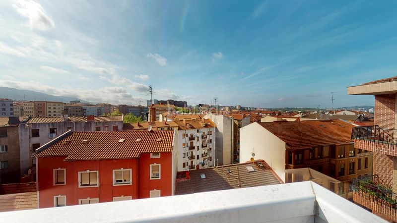 Foto aead4caa-5522-4210-bb55-6d5ba5394ba9. Dúplex amb calefacció a Centro Barakaldo